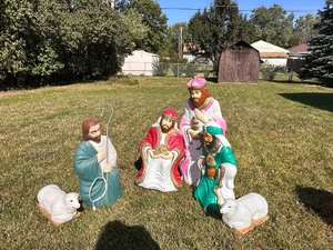 lot 30 image: Vintage Lighted Outdoor Nativity Scene Plastic Christmas Lights - Wise Men and Shepherd