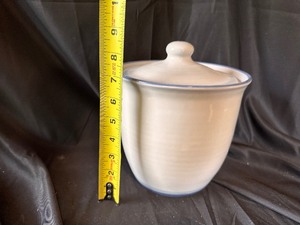 lot 125 image: Pfalzgraff Northwinds 2-12 QT Covered Canister Stoneware with Blue Trim
