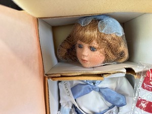 lot 127 image: Paradise Galleries Treasure Collection Doll - Patriotic Dress