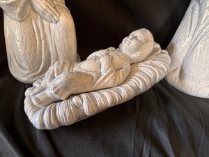 lot 144 image: Jesus, Mary & Joseph Nativity Scene