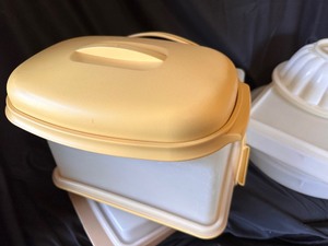 lot 160 image: Vintage Tupperware Collection