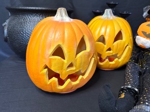 lot 164 image: Halloween Dcor Pumpkins, Black Cauldron, and Pumpkin Witch Doll