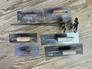 lot 99 image: Concrete Trowels and Mixer