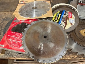 lot 195 image: Variety of Saw Blades