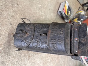 lot 199 image: Vintage Metal Mailbox