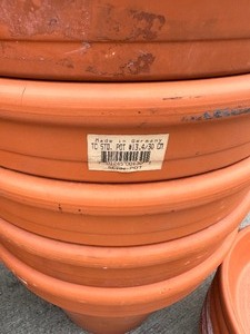 lot 208 image: 5 Terra Cota Planters - 12 Diameter