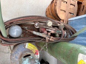 lot 209 image: Welding Acetylene Cutting Torch Set with Cart