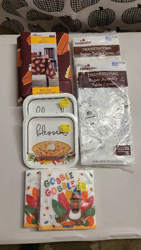 Thanksgiving dining items