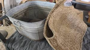 Metal washbin and woven decorative bag