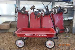 lot 103 image: Radio Wagons Lot