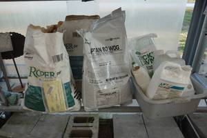 lot 123 image: HALTED - PLEASE CONTACT AFFILIATE - Open Packages Of Fungicide & Repellants