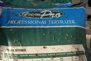 lot 144 image: 2 bags of green pro fertilizer and solar salt