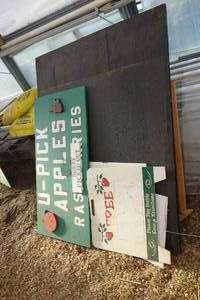 lot 146 image: Flip open promotional boards and u pick sign