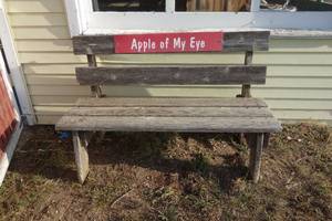 lot 162 image: Apple of my Eye Bench