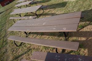 lot 164 image: 2 10 picnic tables