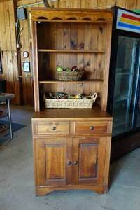 lot 175 image: Hutch 38.5x17.5x73