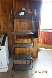 lot 196 image: Black wire rack 19x13x60