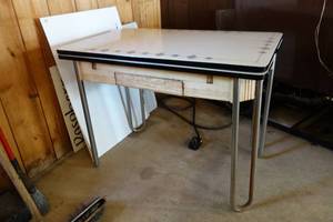 lot 249 image: metal kitchen table 40x25x30