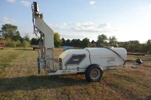 lot 7 image: Agtek 300 LPS Crop Sprayer