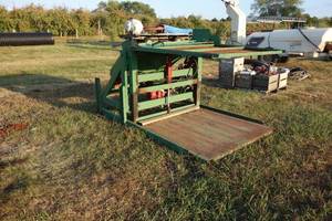 lot 6 image: Produce Bin Dumper