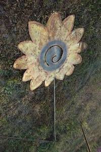 lot 96 image: Roughly 11 ft Sunflower Garden Stake