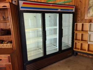 lot 174 image: True Lighted 3 door freezer 78x29.5x79 Model DGM-72F tested and working