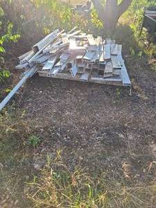 lot 292 image: Ultraguard Pallet of Various Fencing