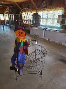 lot 200 image: Wire Fountain Cart 43x23x71