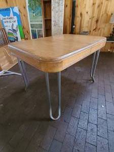 lot 345 image: Vintage Kitchen Table