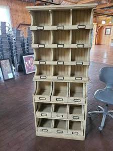lot 356 image: Cubby Shelf