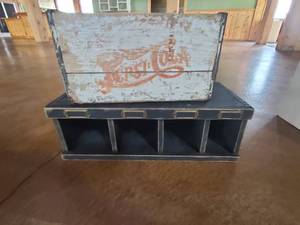 lot 361 image: Pepsi-Cola Wooden Crate and 4 cubbies