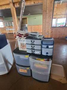 lot 363 image: Office supply lot