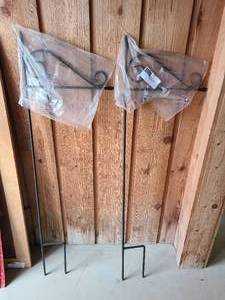 lot 221 image: 2 Heavy Duty Shepards hooks