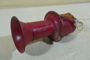 lot 34 image: Antique Sperti and Schwarze Fire Truck HornSiren
