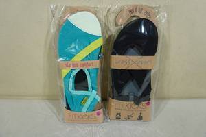 lot 47 image: 2 Pairs FitKicks -Womens Large, Shoe Size 8.5-9.5