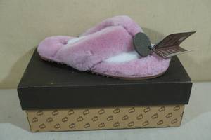 lot 147 image: Lamo Amelia Slipper Sandals -Large 9-10, Rose