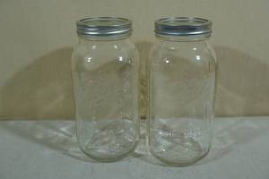lot 195 image: 2 Ball Wide Mouth 4 Pint Jars