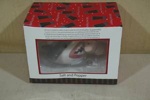 lot 261 image: Novelty Salt & Pepper Shakers