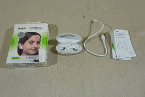 lot 293 image: Belkin Kids Wireless Earbuds