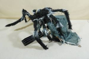 lot 295 image: Halloween Dcor Motion Sensored 21 Jumping Spider