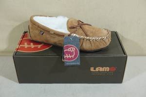 lot 301 image: Lamo Britain Moc II Moccasins -Size 7, Chestnut