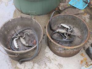 lot 3 image: Pair of Pipe Fitters Hand Oilers