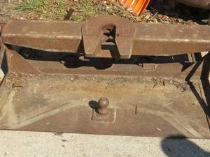 lot 34 image: Fifth Wheel Hitch