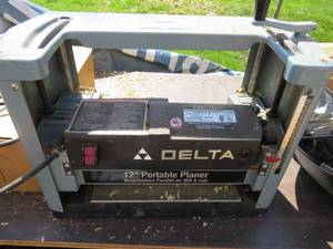 lot 38 image: Delta 12 Portable Planer - Model 22-540