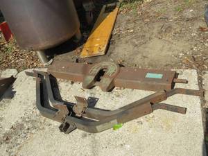 lot 62 image: Fifth Wheel Shallow Hitch
