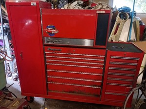 lot 5 image: Snap OnHarbor Freight Tool Box