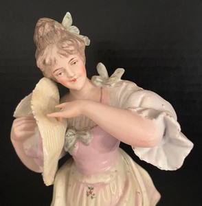 lot 52 image: Two Pretty Porcelain Figurines
