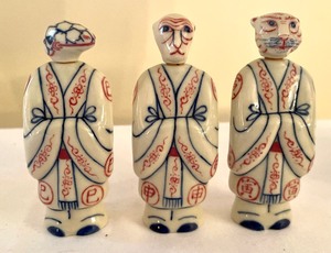lot 89 image: Set of 12 Vintage Zodiac Snuff Bottles