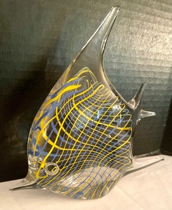 lot 75 image: Amazing Art Glass Fish
