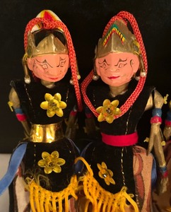 lot 76 image: 4 Ornaments from Thailand